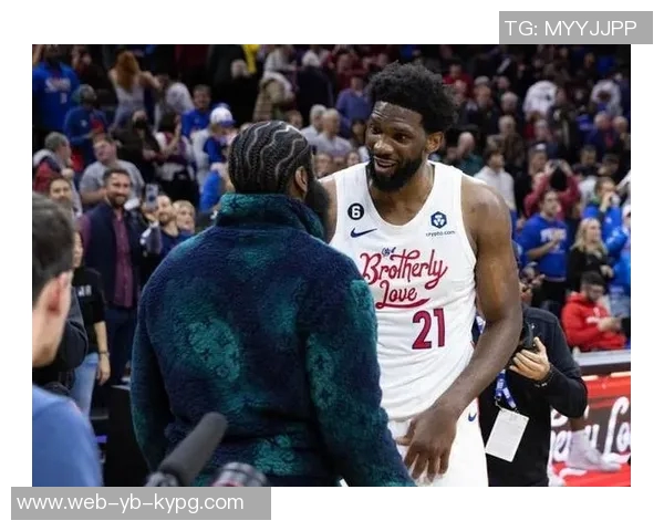 恩比德虽坐板凳却见证队友逆转精彩时刻贡献25分7篮板5助攻致敬登哥 恩比德虽坐板凳却见证队友逆转精彩时刻贡献25分7篮板5助攻致敬登哥